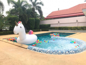 Гостиница Baan Plub Plung Pool Villa  Bang Sa-Re